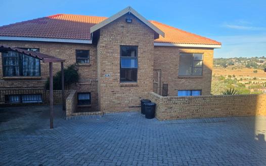 2 Bedroom Apartment / Flat for sale in Noordheuwel