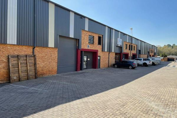 This modern and upmarket mini industrial unit measures 470sqm available immediately for ...