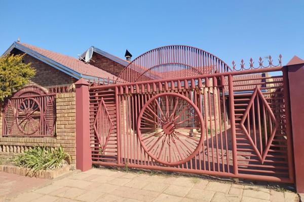 A beautiful  family home available close to Vista Mamelodi  campus 
which presents you ...