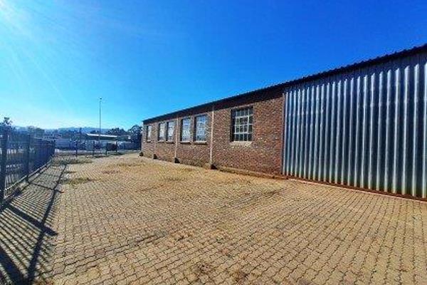 Spacious Warehouse: Offering 675 sqm of versatile industrial space, ideal for various business needs.

Strategic Corner Location: ...