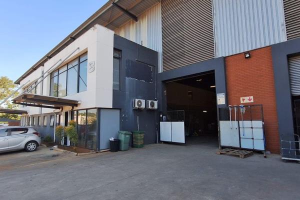 This well positioned 904m2 warehouse in Riverhorse valley has super link access, 24 hour security, great height, good open plan office ...