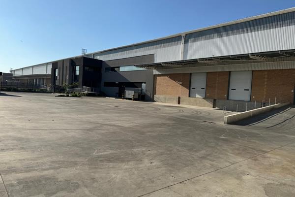 This premium warehouse space, totaling 3,105m&#178;, is available for lease in a secure and well-maintained industrial park. Complemented by a 468m&#178; office area, the property offers a versatile setup ideal for storage ...