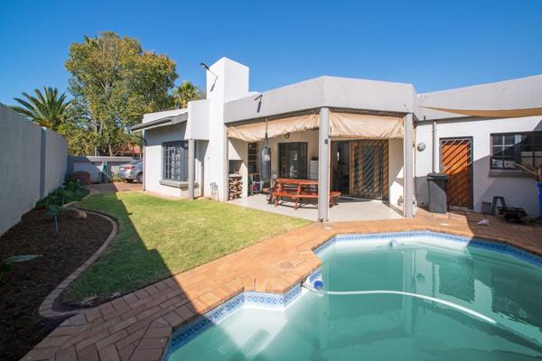 Stylish 3-bedroom home in Sunward Park estate with modern indoor and outdoor spaces, perfect for relaxing and entertaining.

Key ...