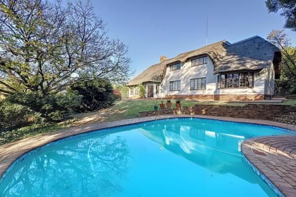 Charming Family home in the heart of the sought-after Newlands neighbourhood of Pretoria. This Four Bedroom Thatch roof house is ...