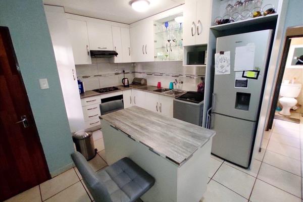 Selling price: R 470, 000
Floor size: 41 square metres
Min Gross Monthly Income: R 16, 976.00
Monthly Repayment: R 5, 093.00  @ ...