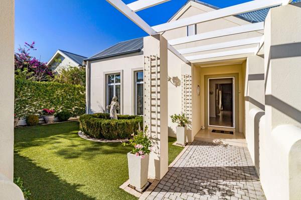 Step inside this warm and inviting timeless single storey home, offering a separate expansive lounge with exposed trusses ...