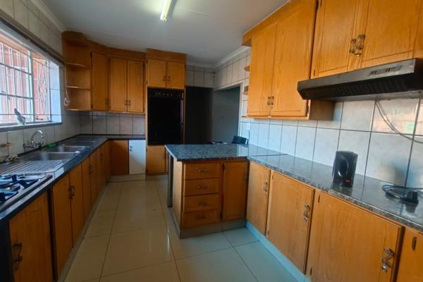 !!! Perfect investment !!!

STUDENT ACCOMMODATION 
(Rent between R2000-3000 a month)

This Property offers you with
- A Spacious ...