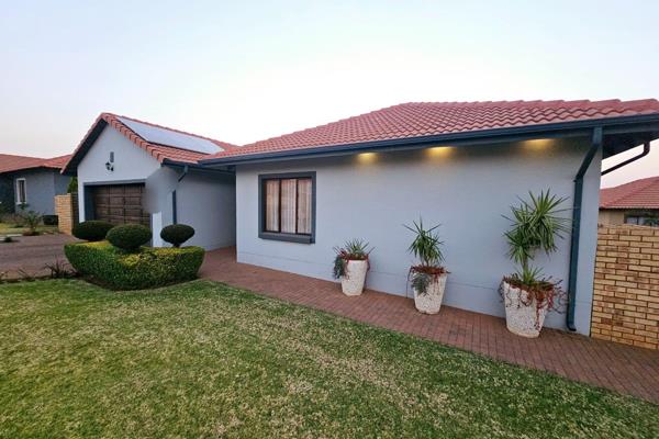 A lovely 3 bedroom 2 bathroom House for sale in the sought after Sevilla Estate! 

This home is modern with exquisite finishes. It is ...