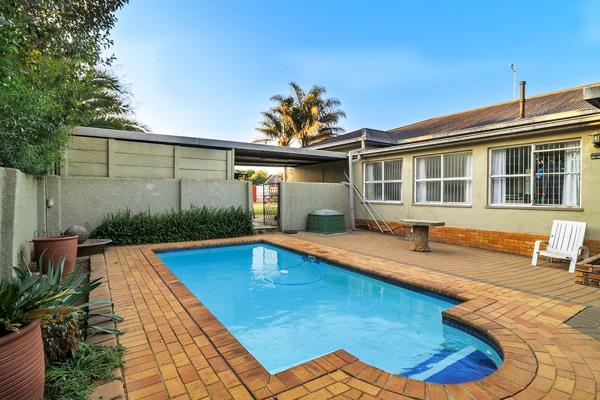 This 3-bedroom house offers an exceptional living experience in the desirable Northmead area. Boasting a large corner stand with two ...