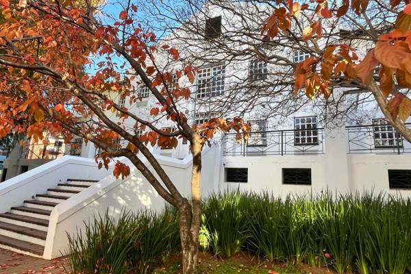 Rosebank Office Park offers a prestigious address on Jan Smuts Avenue, with on-site ...