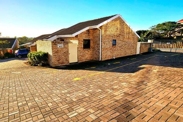 Set in a safe and quiet area of Aston Bay, Jeffreys Bay, this home offers breathtaking sea views. It features 3 spacious bedrooms, 2 ...