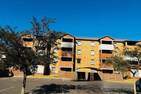 *Exclusive Mandate*
2 Bedroom Apartment For Sale In Heuweloord
Investor&#39;s dream
Lovely, well-maintained Unit.
You cannot miss out ...