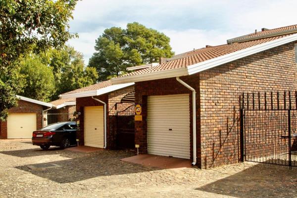 Situated in a boomed suburb, One entrance in and out, Good Security.

Low maintenance face brick complex.
3 Bed North facing sun ...