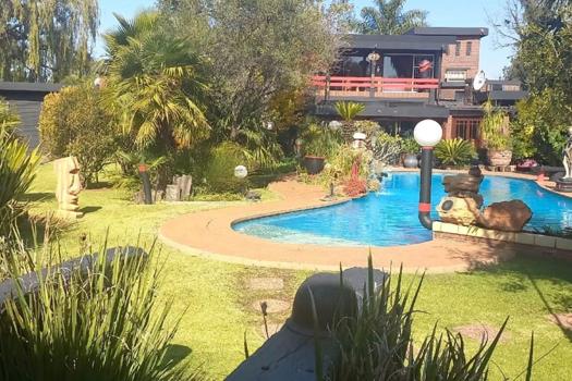 4 Bedroom House for sale in Strubenvale