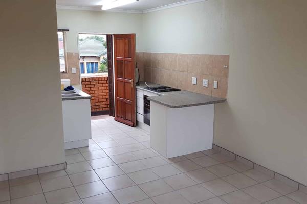 This inviting apartment boasts a comfortable layout with 2 bedrooms and 1 bathroom for sale
Beautiful, clean, neat, open plan living ...