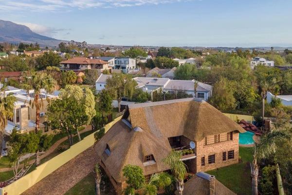 Exclusive sole mandate.
Welcome to your dream home. 
Nestled under a charming thatch ...