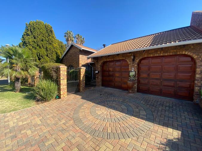 House to Rent in Farrarmere