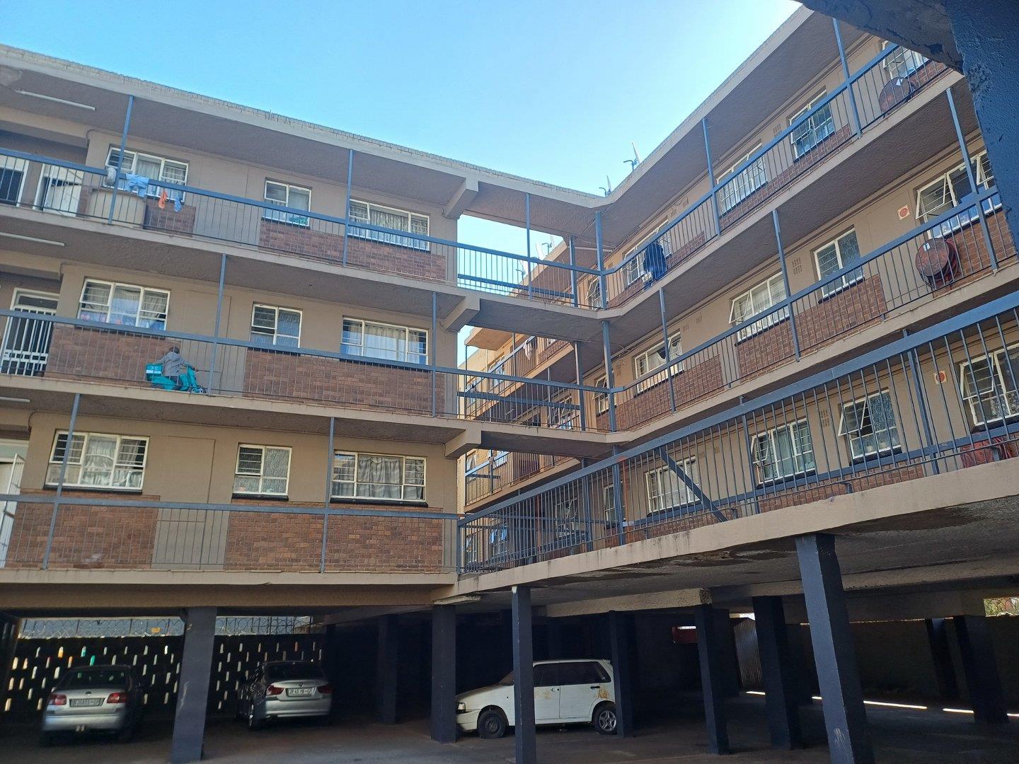 3 Bedroom Apartment / flat to rent in Kempton Park Central - 106 ...