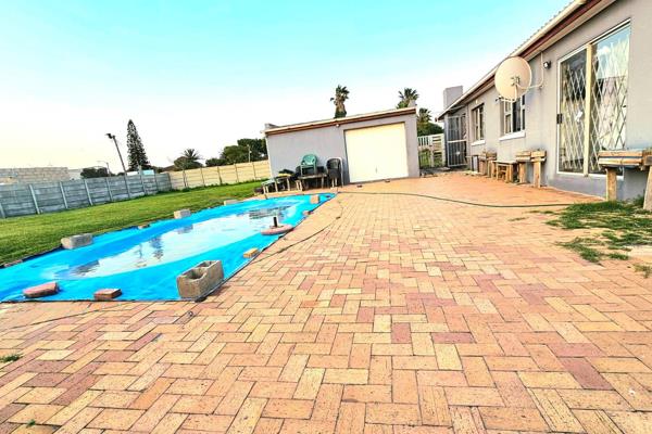 You read right!!  Thats correct, a 1600 square metre plot with so much potential has hit the market and is boasting a four bedroom ...