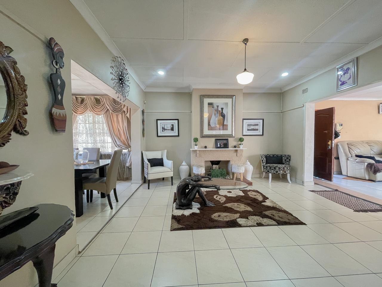 5 Bedroom House for sale in Wychwood P24114550676