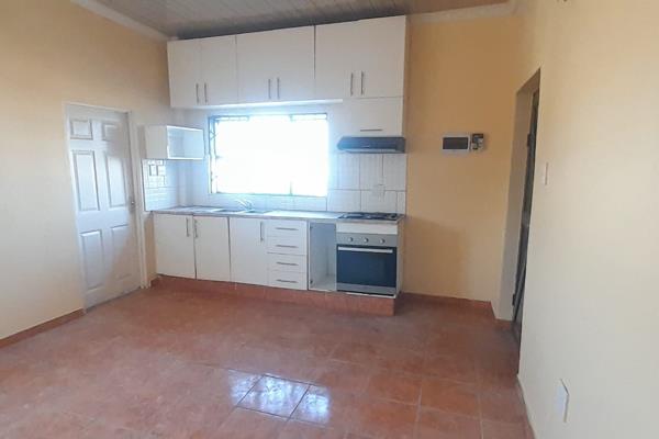 Lovely 1 bedroom 1 bathroom cottage available to rent in Elsburg for R4500 including water, electricity is prepaid. Deposit also R4500. ...