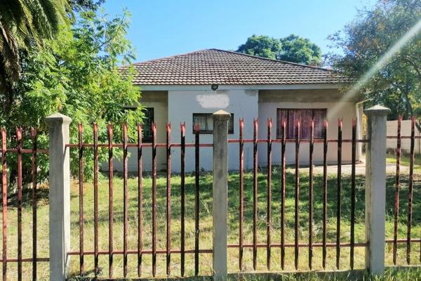 A fixer-upper home in Modimolle is the epitome of potential and opportunity. With three bedrooms and one bathroom, this property is ...