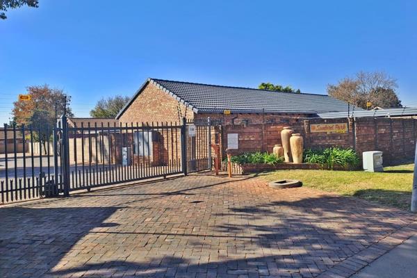 Welcome to the beautiful townhouse of Rooihuiskraal. 

As you step inside, you&#39;ll ...