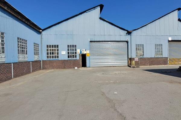 This large industrial warehouse is situated on a busy industrial complex. 

It is an ...