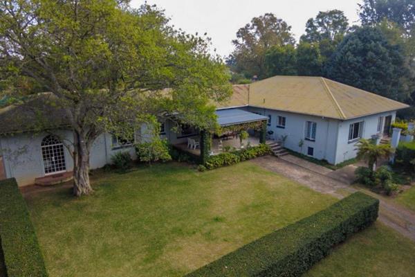 This exceptional smallholding is situated close to White River on the R40.
It is a farmstyle home with all large rooms and the most ...