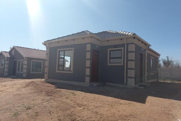 NEW DEVELOPMENTS for sale in WINDMILL PARK, BOKSBURG.

Full Tittle Stands.

Prices From R720000 upwards.

Garage not ...