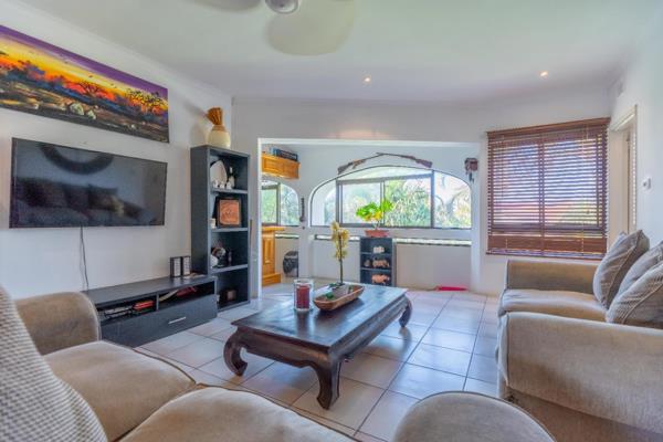 3 BED APARTMENT ON UMHLANGA BEACH  
View by appointment, this upstairs unit priced to ...