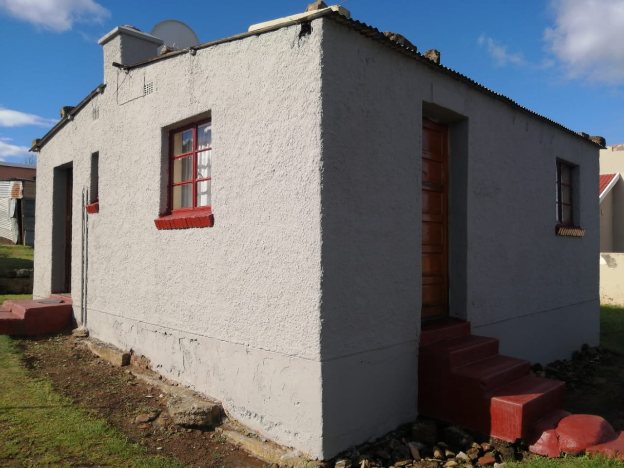 2 Bedroom House for sale in Zwelitsha Zone 07 - P24-114560313