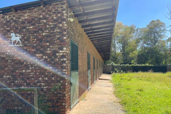 6 Stables with Tack room
3 x 3m Brick built Stables

Stables are also available to rent individually at R3 300.00 per month per ...