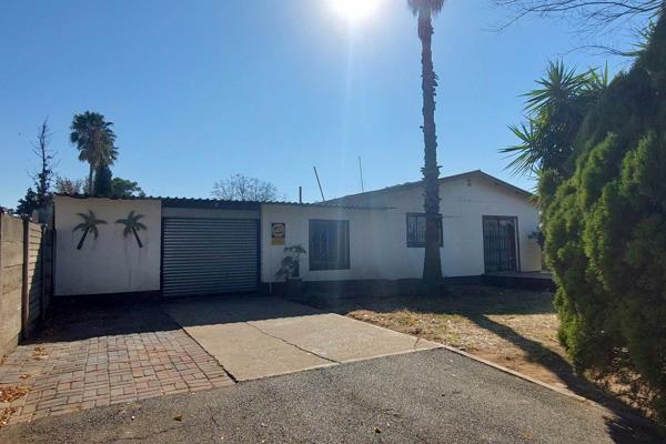 Calling all investors! This charming 3-bedroom house in the desirable SW1 area of Vanderbijlpark is a fantastic opportunity you ...