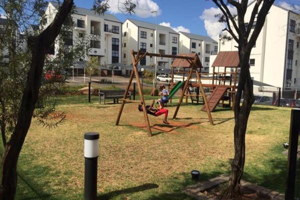 Stylish 3 bedroom first floor apartment for sale in the sought after Greenstone Ridge Lifestyle Estate.

This beautiful apartment ...