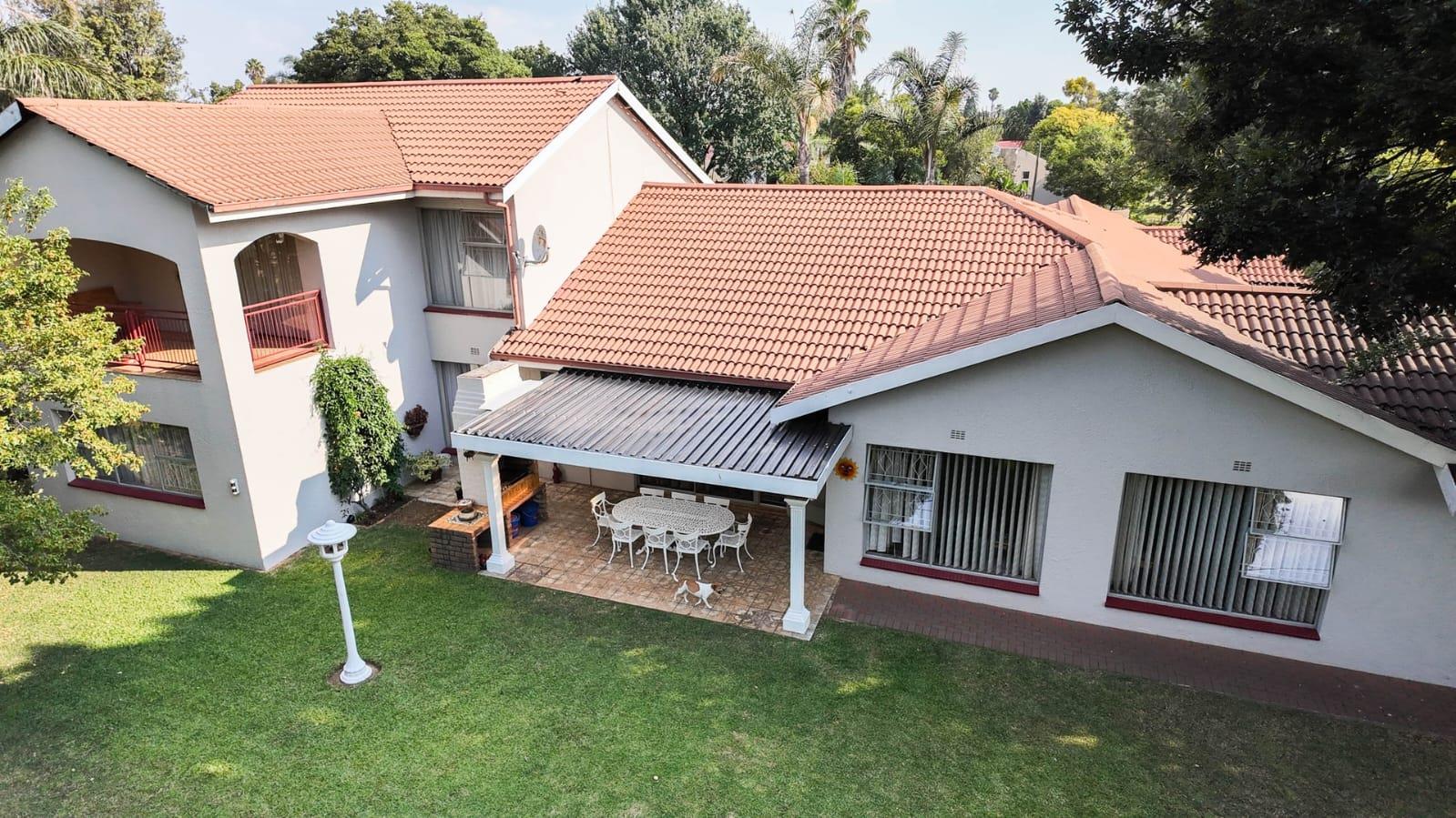 4 Bedroom House for sale in Sunward Park - P24-114563624