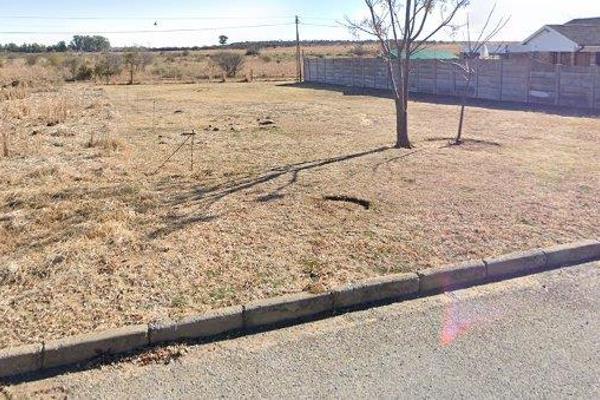 Build your dream home on this stand - Situated next to another property!

Land Size: 1419 m2 
Zoned as: Residential 

Please note: ...