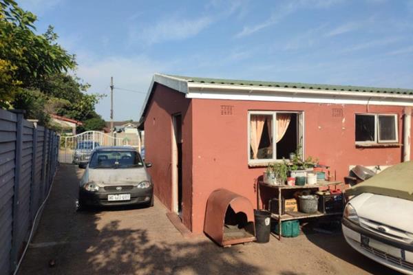 Tlc….Urgent sale 

 Prime area of Austerville, 

Large property - 2 bedroom complete ...