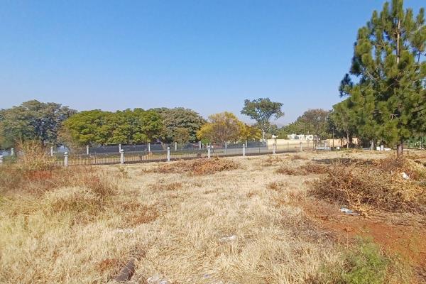 Prime Vacant Land with Spectacular Hartbeespoort Dam Views in Falcon View Estate

Set against the backdrop of the picturesque ...