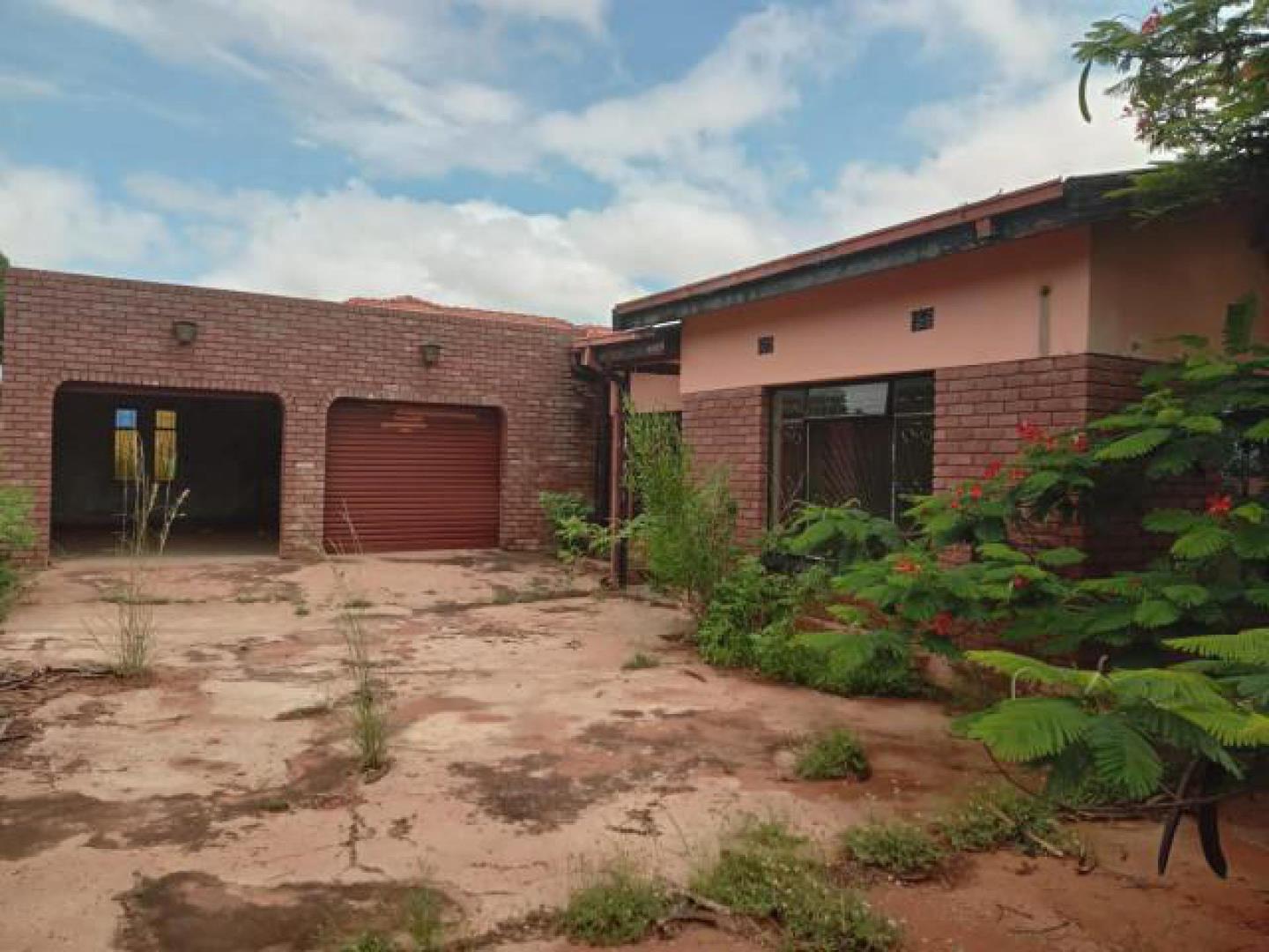 2 Bedroom House for sale in Louis Trichardt - P24-114565772