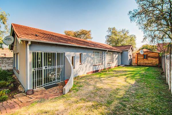 An attractive business proposition

A 2000 sqm property consisting of 5 living units, each with a large, independent, settled ...