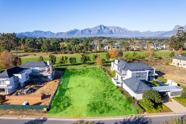 Exclusive Sole Mandate. 

One of the last vacant stands available on Grand Cypress Drive in the prestigious Pearl Valley Golf Estate. ...