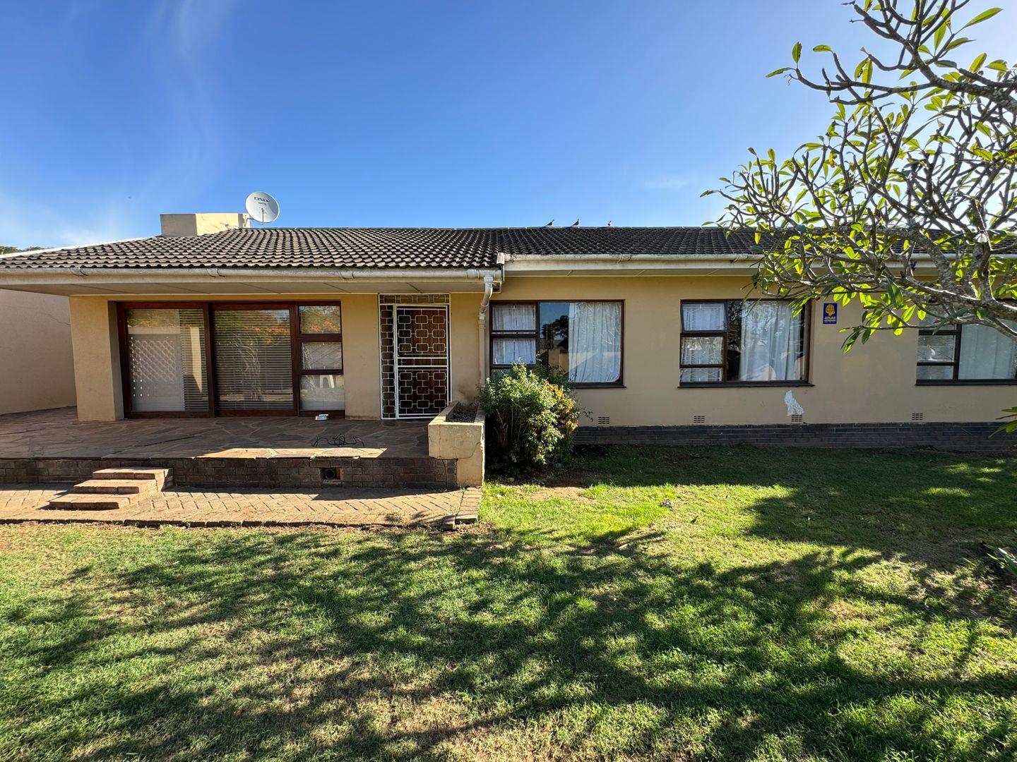 4 Bedroom House for sale in Vanes Estate 97 Ross Gradwell Street