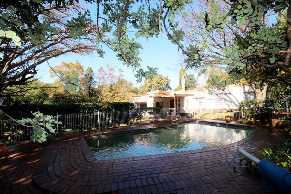 Spacious Furnished family home to rent in Northcliff 

This beautiful and sizeable stand-alone home is conveniently located in ...