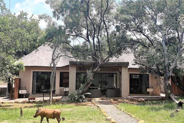 Experience the ultimate getaway with 5 weeks per year in a lodge that comfortably sleeps four at the prestigious Mabalingwe Nature ...