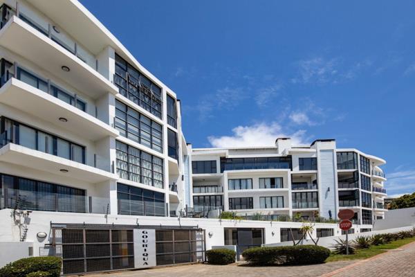 Experience modern living with coastal charm in this stunning apartment in Mossel Bay. Set in a highly desirable complex, it offers ...