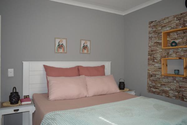 2 BEDROOM UNIT FOR SALE IN AMBERG ESTATE PAARL 

Your perfect haven in Amberg ...