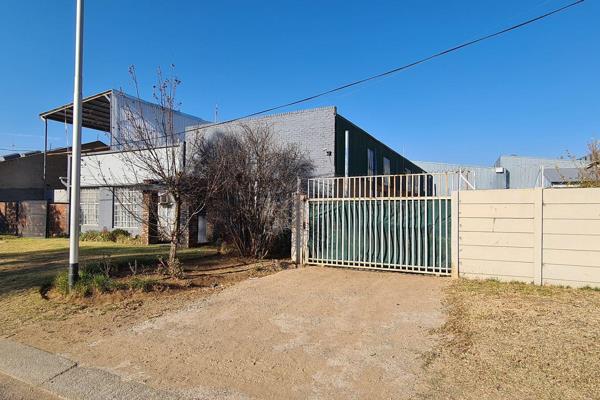 Discover a unique opportunity to own a versatile industrial property located in a strategic and well-connected area. This property is ...