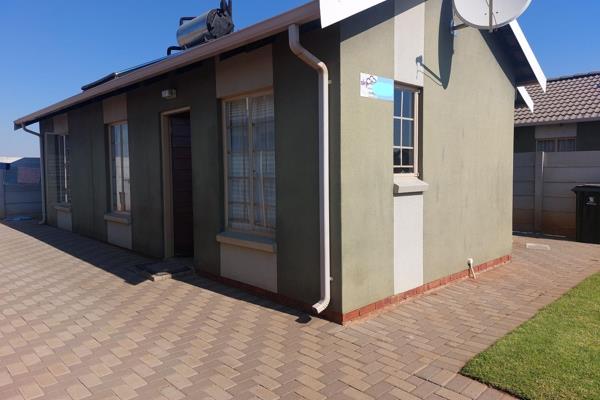 3 Bedroom house in a secured village in Sky City.

The property offers:
3 Bedrooms, main is en-suite with a shower
2nd Bathroom has a ...