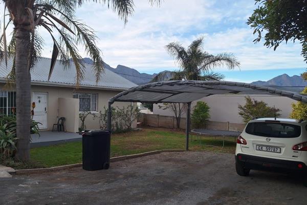 This property in  Fairy Glenn presents a lucrative opportunity for investors seeking a dual-income stream. The property features two ...